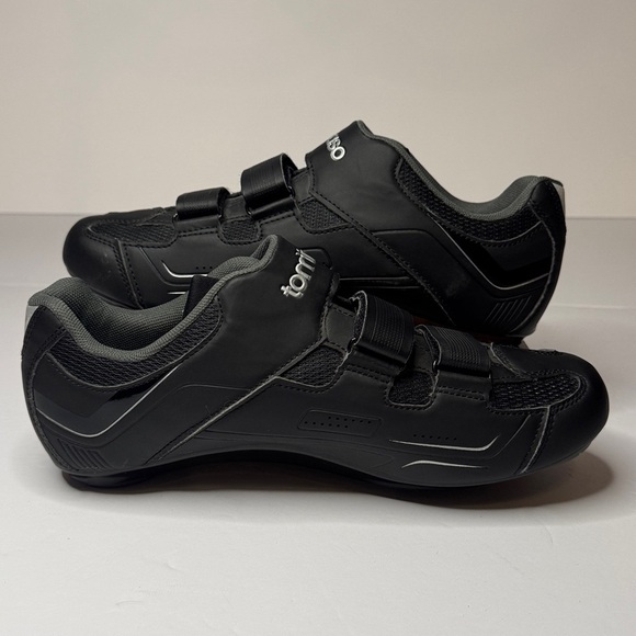 Tommaso Strada 200 cycling shoes, designed for road and indoor cycling